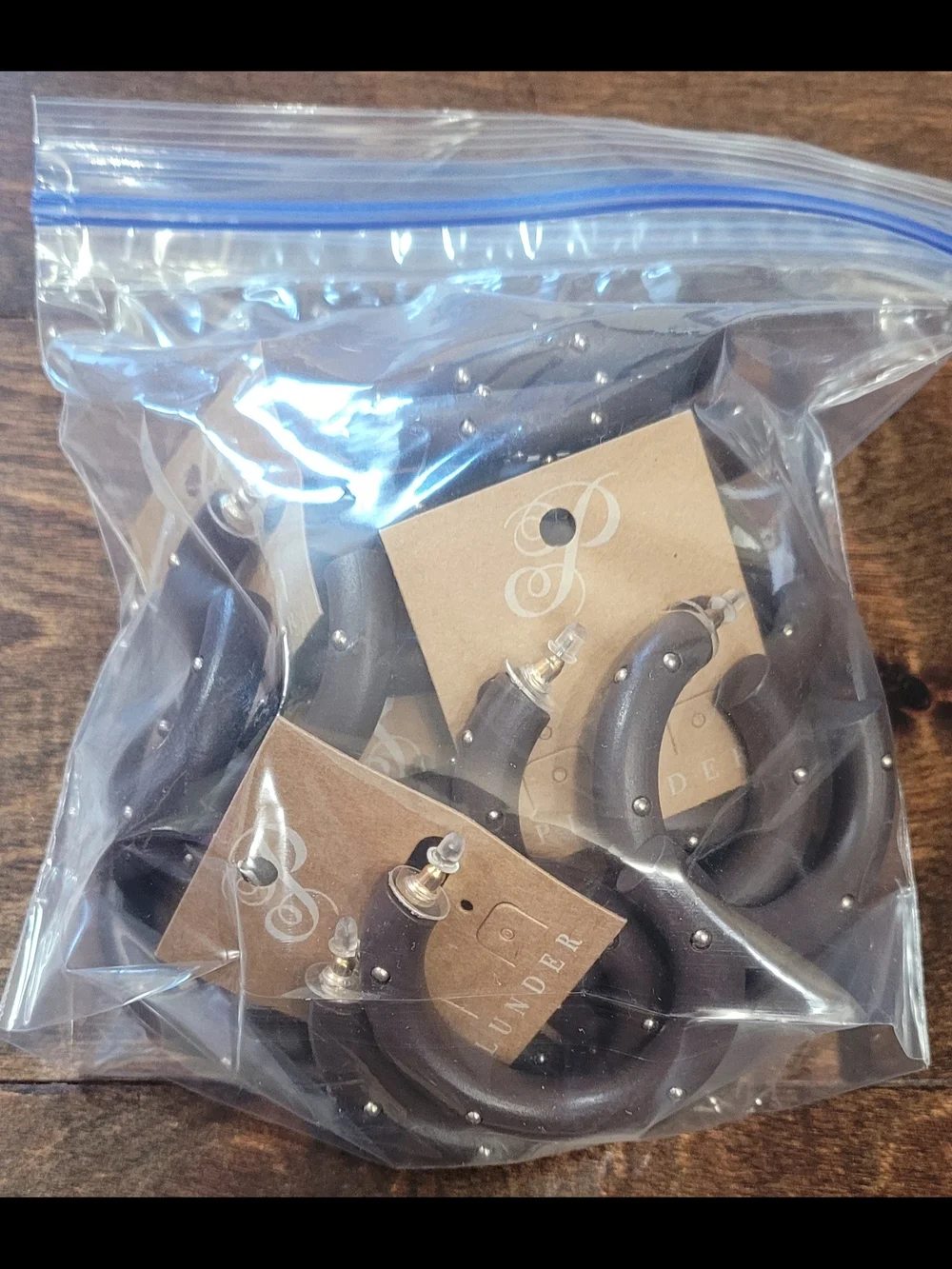 (12) PLUNDER Wooden Hoop Earrings With Studs